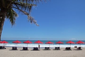 โรงแรมเลเกียน บีช (Legian Beach Hotel)1