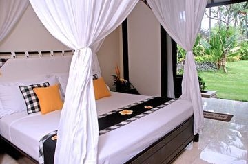 โรงแรมเลเกียน บีช (Legian Beach Hotel)4