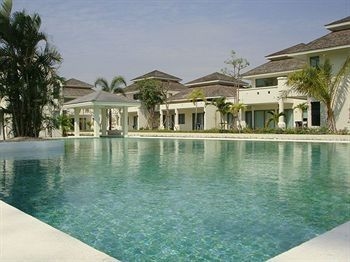Akamai Village1