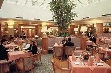 CROWNE PLAZA4