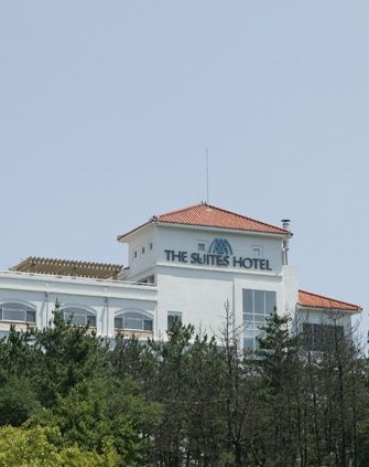 The Suites Hotel Naksan0