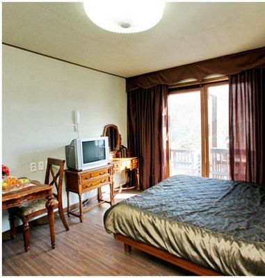 ชาเล็ต รีสอร์ต (Chalet Resort)1