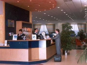 EXPRESS BY HOLIDAY INN3