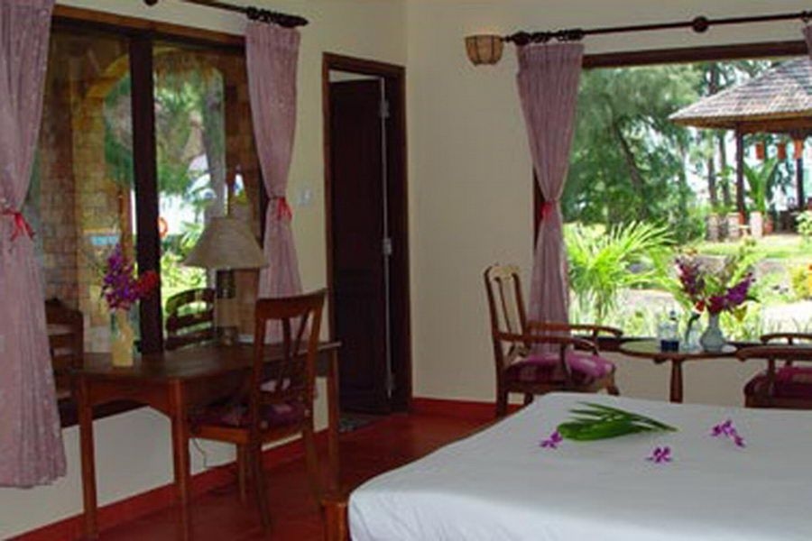 Vinh Suong Seaside Resort3