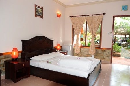 Vinh Suong Seaside Resort1