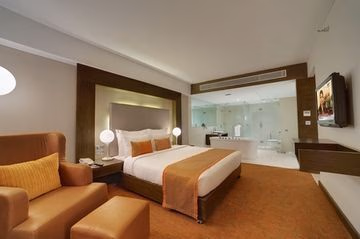 Pride Hotel2