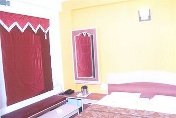 โรงแรมมุติ พาเลซ แอนด์ เรสเทอรองต์ (Hotel Moti Palace & Restaurant)0