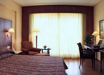 Lalit Intercontinental (Club)3