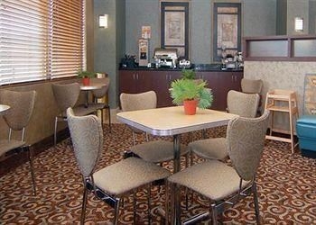 COMFORT SUITES PELHAM1