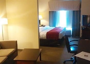 COMFORT SUITES PELHAM4