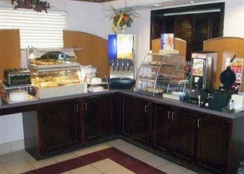 QUALITY INN SARALAND1