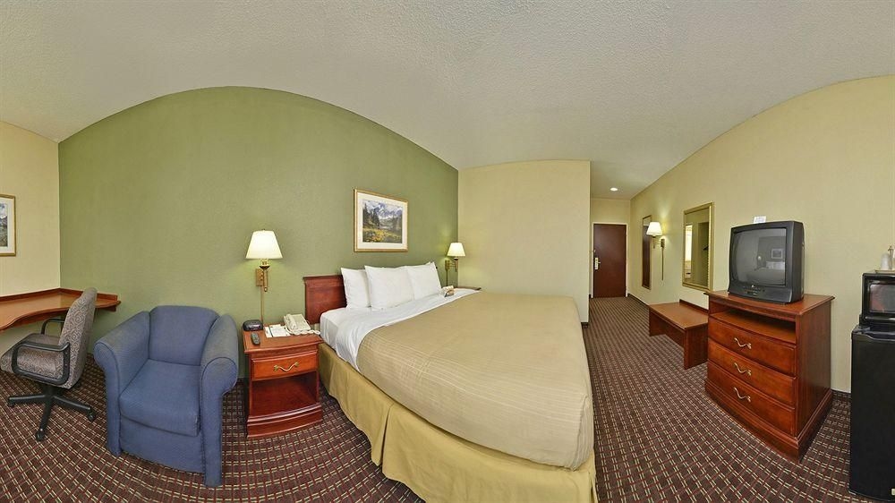 QUALITY INN & SUITES THOMASVILLE4