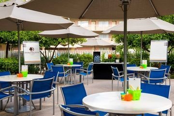 DOUBLETREE SUITES BY HILTON PH4