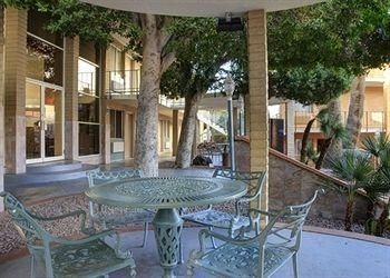 SUBURBAN EXTENDED STAY HOTEL TEMPE3