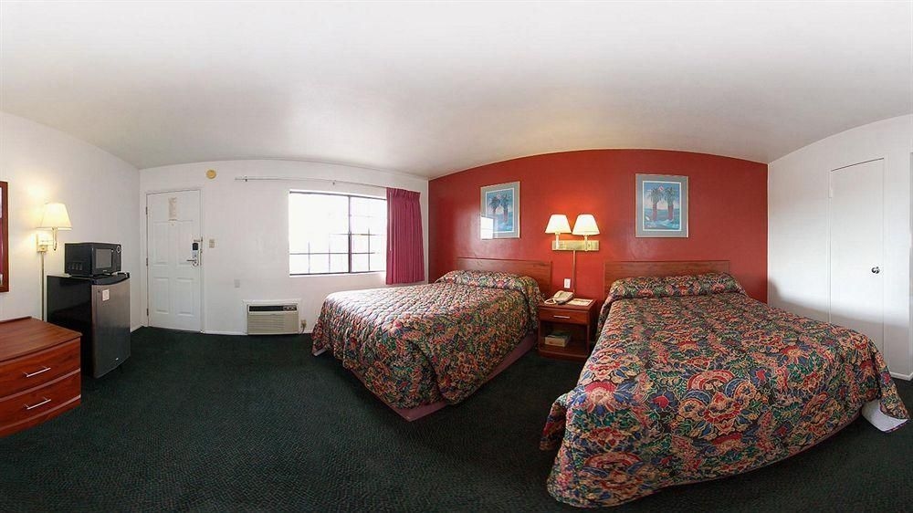 ECONO LODGE TUCSON4