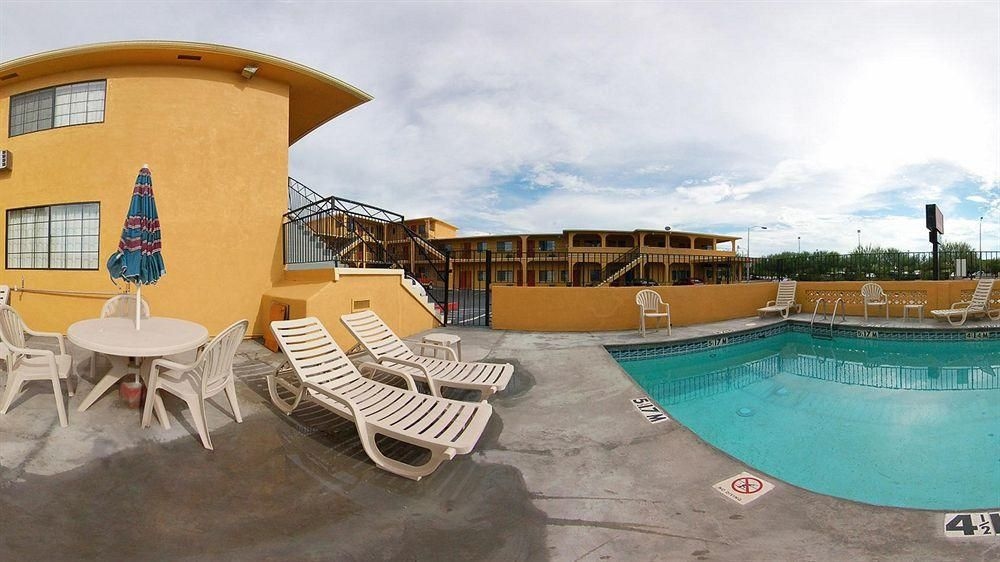 ECONO LODGE TUCSON2
