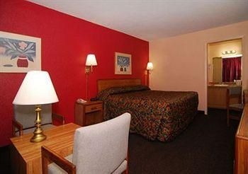 ECONO LODGE BENTON4