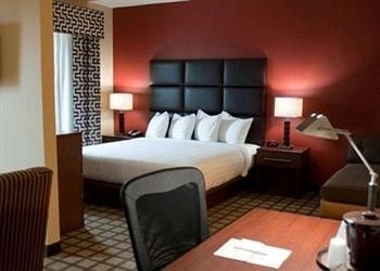 COMFORT INN & SUITES FORT SMITH0