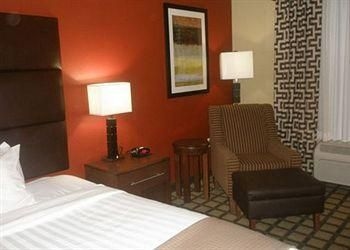 COMFORT INN & SUITES FORT SMITH3