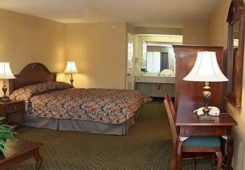 Camelot Inn And Suites2