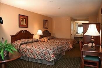 Camelot Inn And Suites4