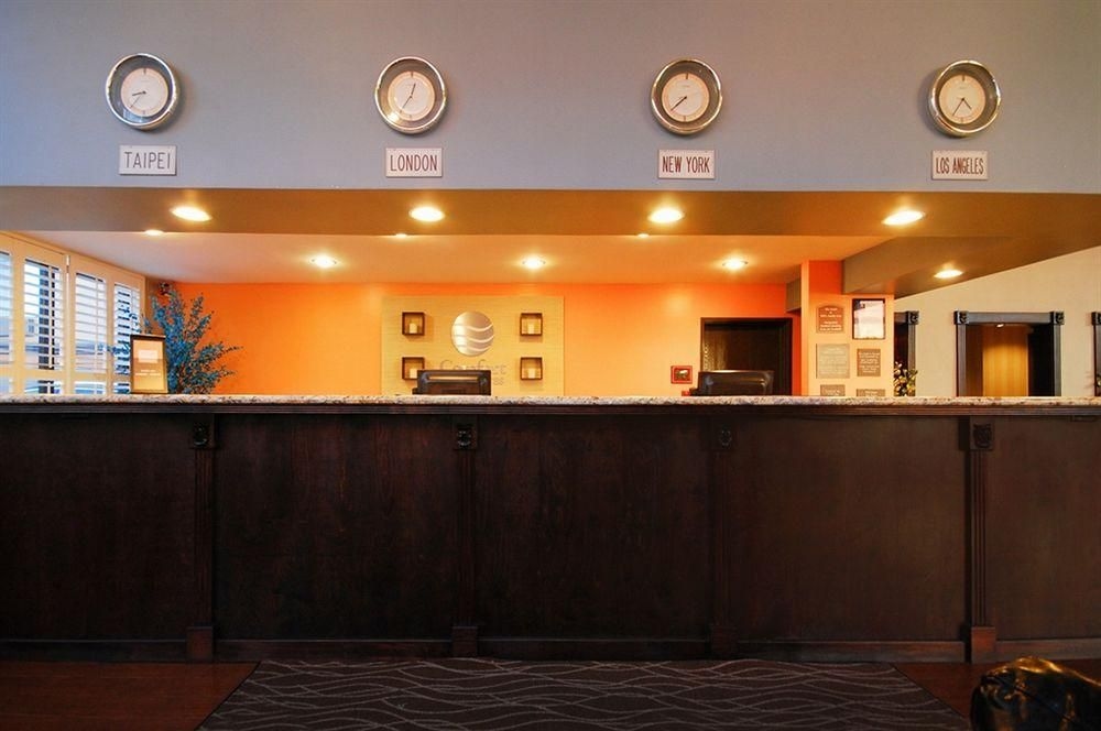 COMFORT INN & SUITES1