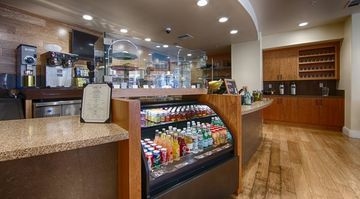 HALLMARK INN4