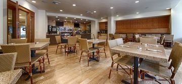 HALLMARK INN2