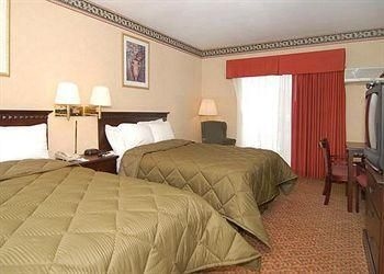 COMFORT INN ESCONDIDO1