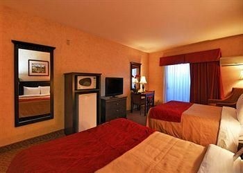 COMFORT INN ESCONDIDO0