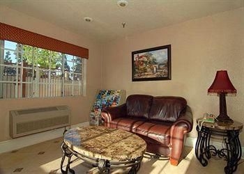 ECONO LODGE FONTANA2