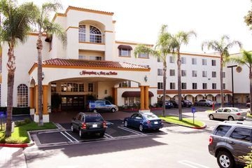 HAMPTON INN - SUITES SANTA ANA0