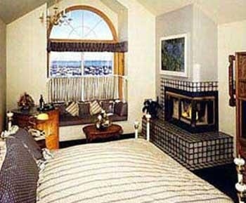 PILLAR POINT INN2