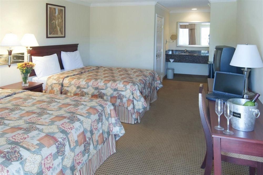 AMERICAS BEST VALUE INN and Suites-Healdsburg4