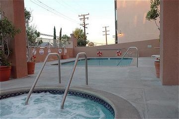 HOLIDAY INN LONG BEACH (DWTN A4