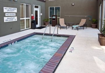 FAIRFIELD INN & SUITES SFC APT1