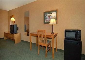 COMFORT INN MARINA3