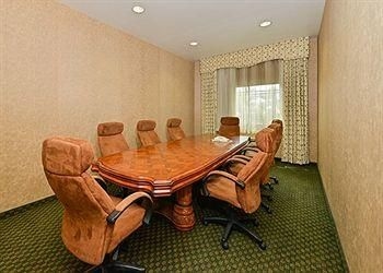 COMFORT SUITES REDLANDS2