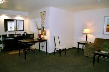 HAMPTON INN - SUITES ROSEVILLE3