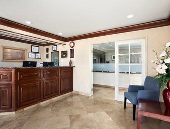 TRAVELODGE SANTA MONICA3