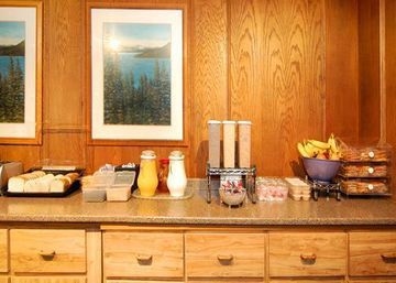 QUALITY INN & SUITES4