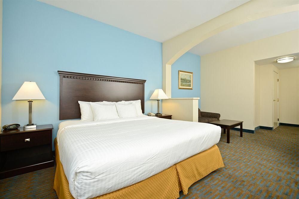 COMFORT SUITES TULARE0