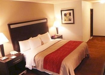 COMFORT INN YREKA4