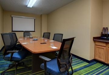 FAIRFIELD INN & SUITES DENVER2