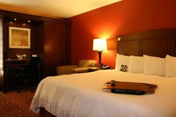HAMPTON INN DENVER-INTL AIRPOR4