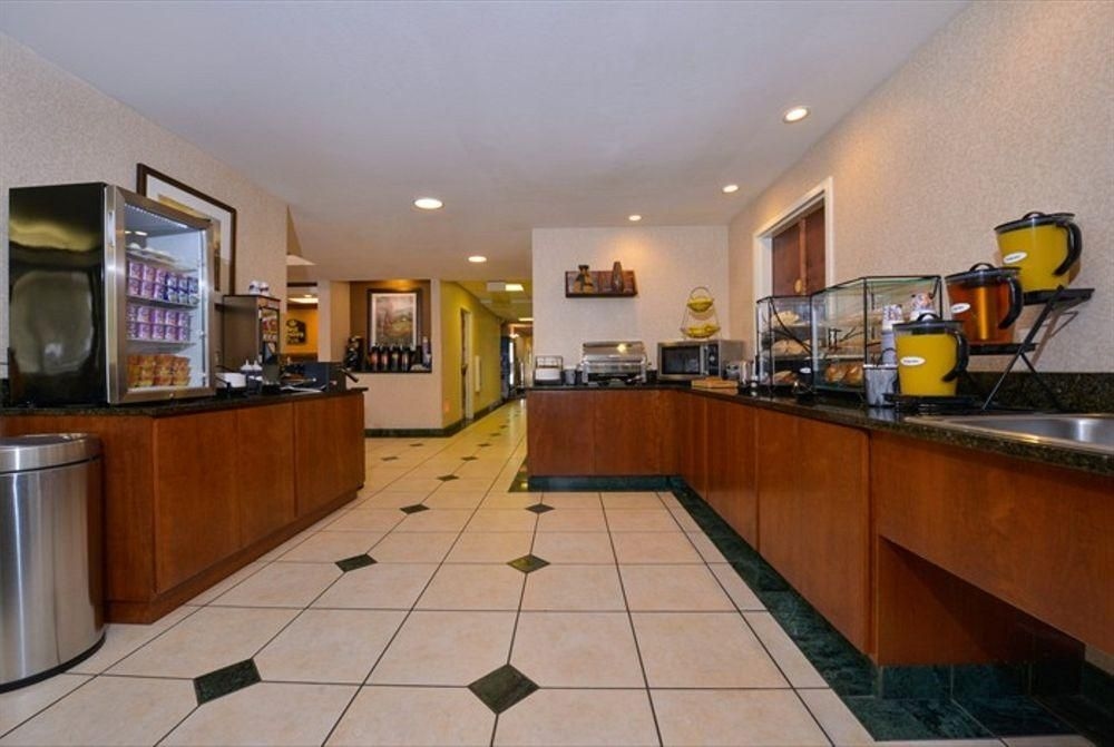 BEST WESTERN PLUS LOUISVILLE INN & SUITES3