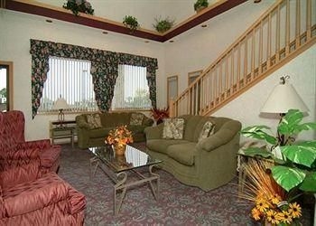 ECONO LODGE MONTROSE3