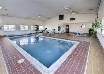 ECONO LODGE MONTROSE4