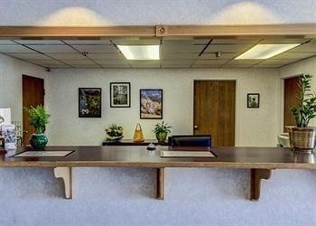 ECONO LODGE MONTROSE2