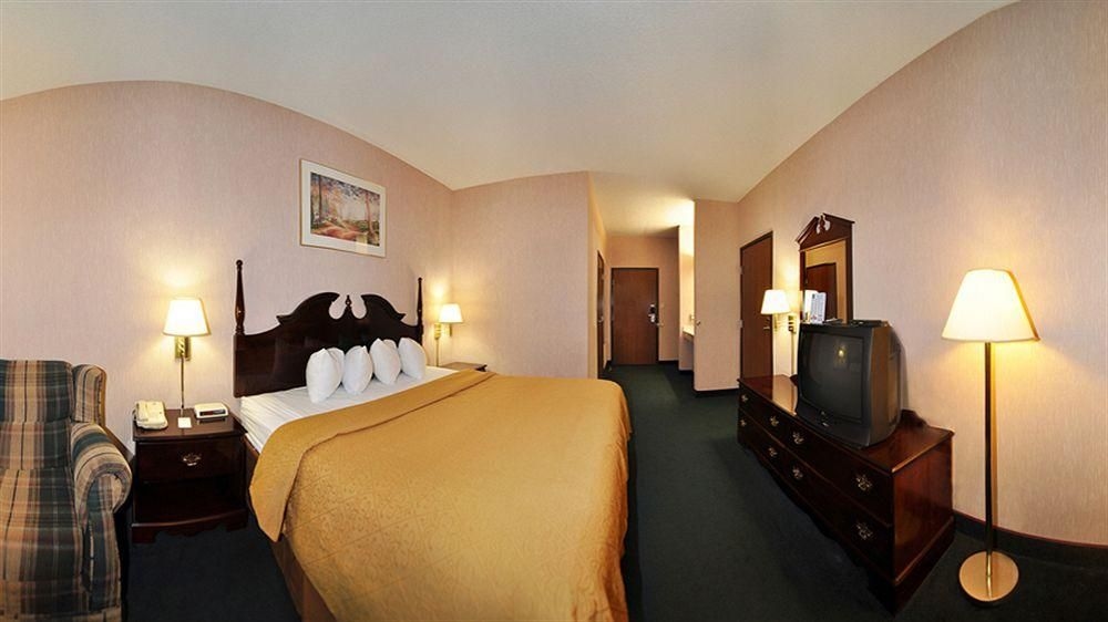 QUALITY INN & SUITES2